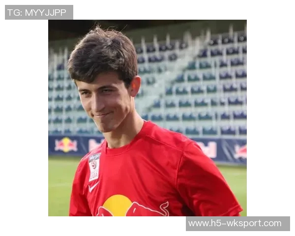 艾尔顿足球的传奇之路与未来展望:从草根到顶尖球员的成长历程 艾尔顿足球的传奇之路与未来展望:从草根到顶尖球员的成长历程