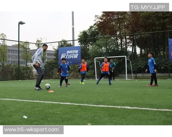 足球之路:一位热爱者的个人成长与梦想追逐故事